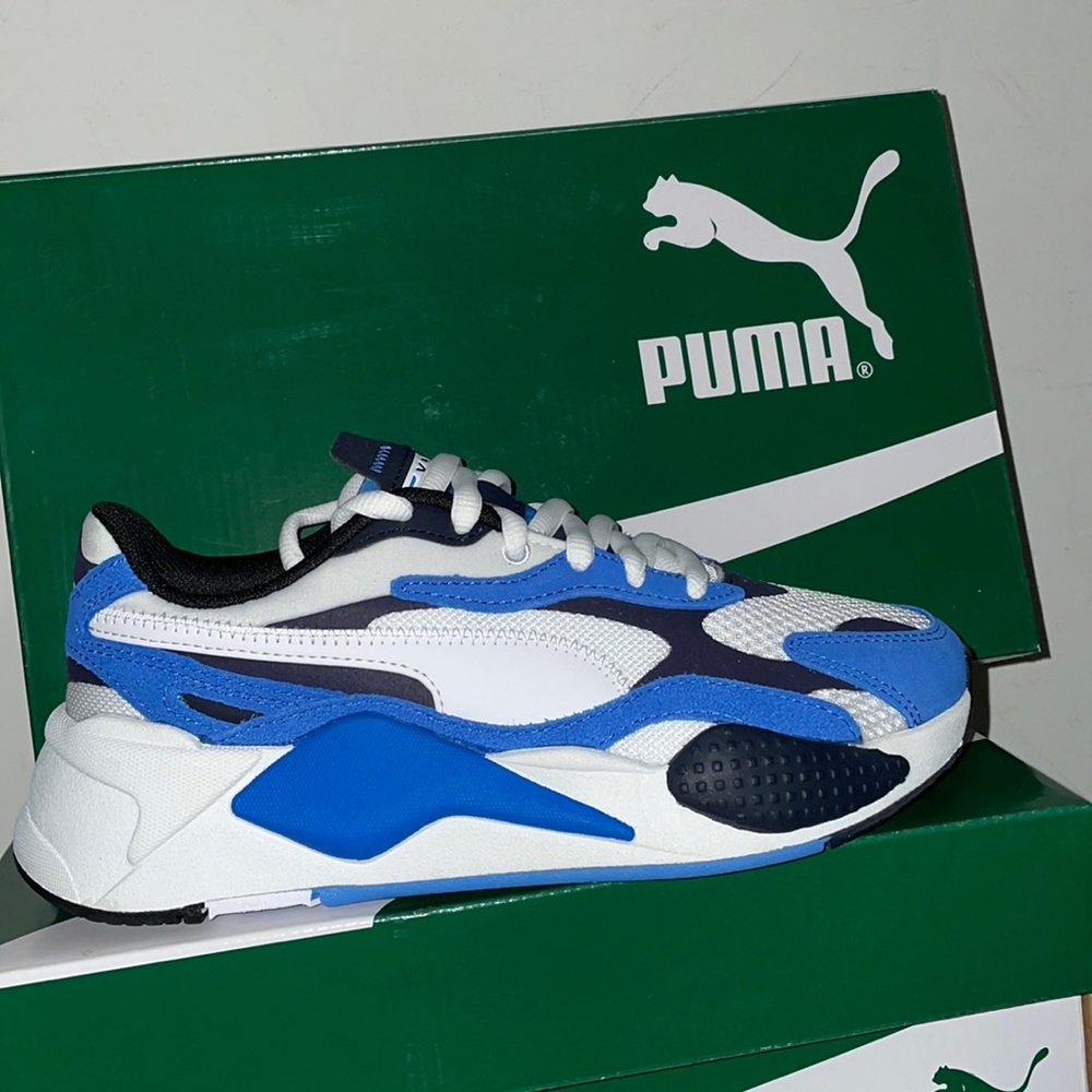 Boys sneakers